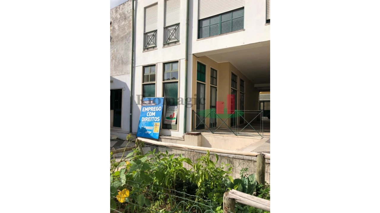 Loja para Venda em Alcanena e Vila Moreira Foto 1