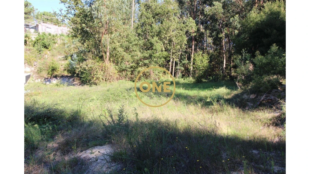 Terreno para Venda em Armil Foto 1