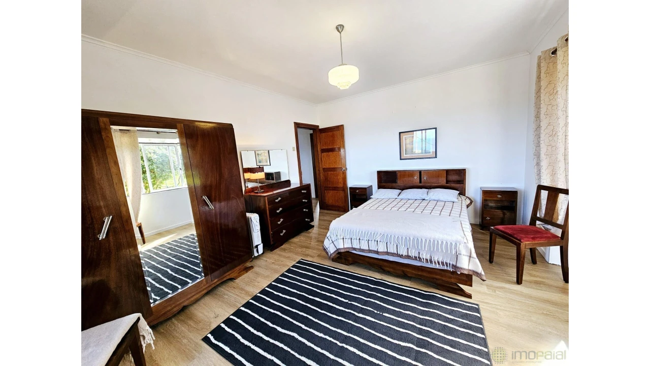 Moradia T4 para Venda em Cedros Foto 16