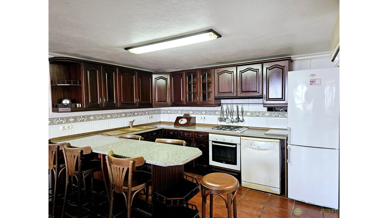 Moradia T4 para Venda em Cedros Foto 24