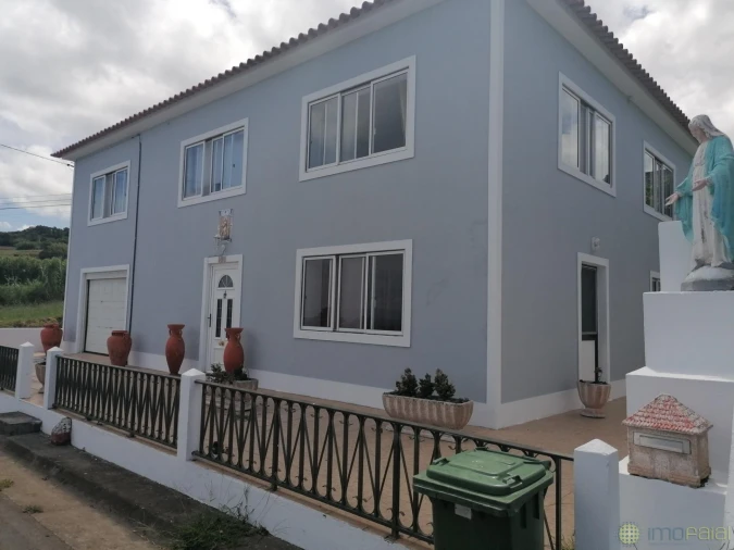 Moradia T4 para Venda em Cedros Foto 4