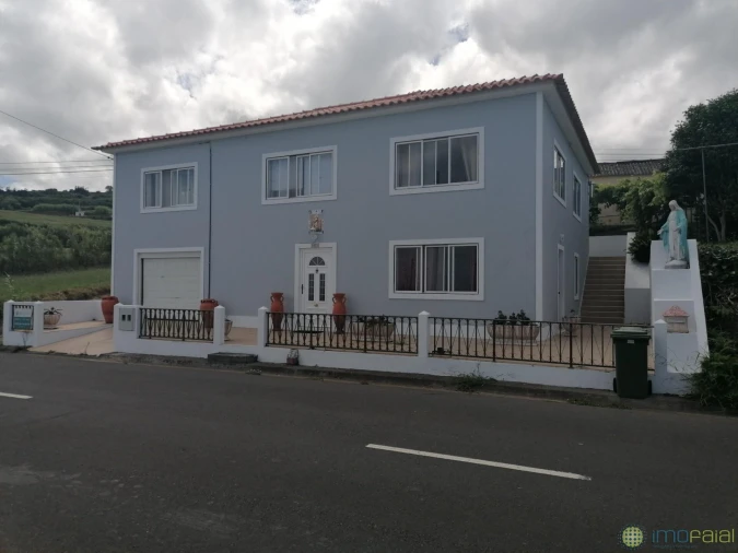 Moradia T4 para Venda em Cedros