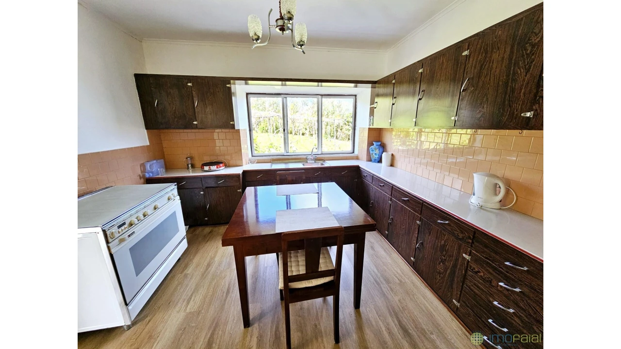 Moradia T4 para Venda em Cedros Foto 14