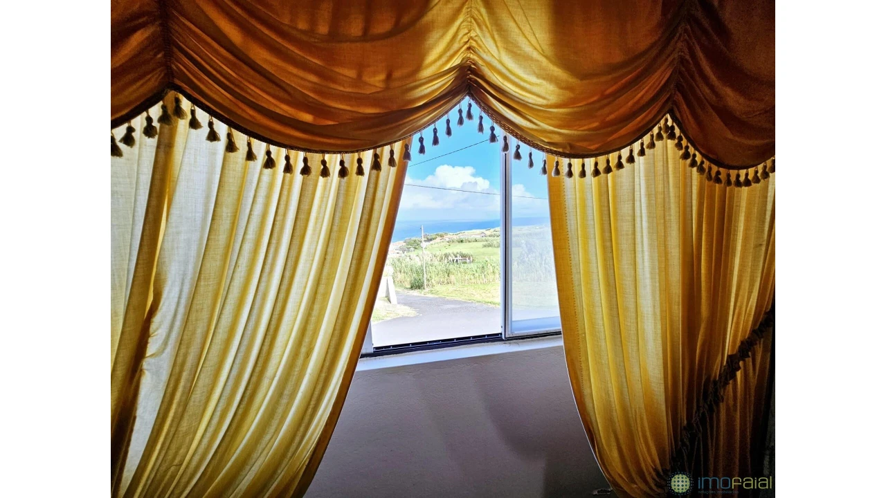 Moradia T4 para Venda em Cedros Foto 31