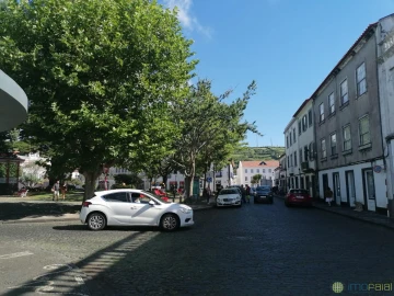Moradia T4 para Venda em Horta (Matriz)