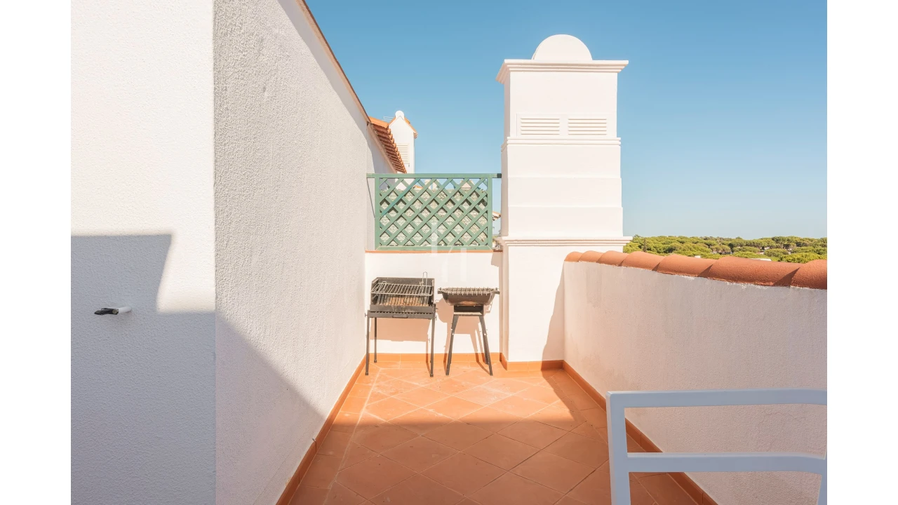 Apartamento T3 para Arrendamento férias em Quarteira Foto 30