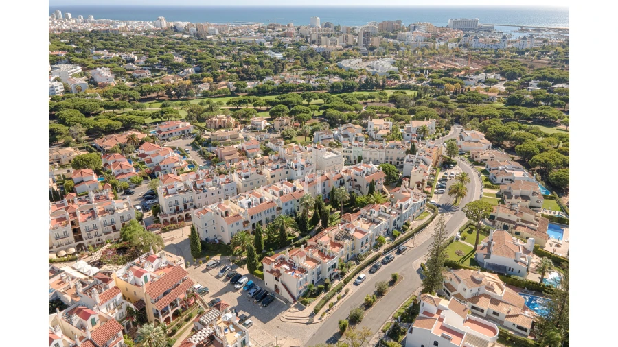 Apartamento T3 para Arrendamento férias em Quarteira Foto 32