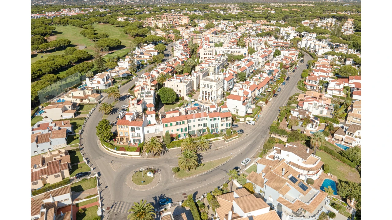 Apartamento T3 para Arrendamento férias em Quarteira Foto 31