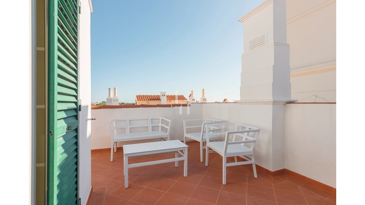 Apartamento T3 para Arrendamento férias em Quarteira Foto 27