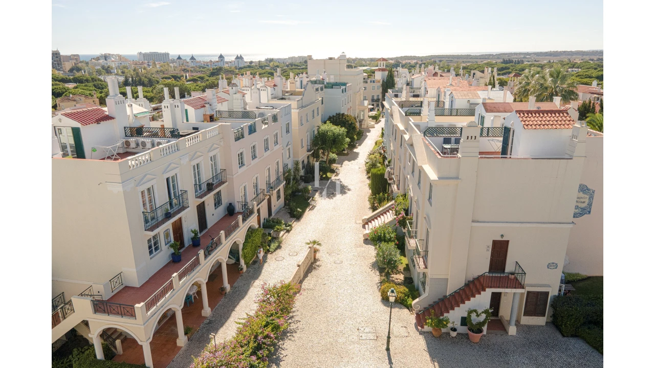 Apartamento T3 para Arrendamento férias em Quarteira Foto 35