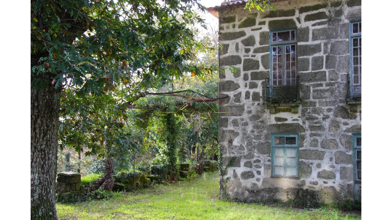 Moradia T6 para Venda em Gouveia (São Pedro e São Julião) Foto 46