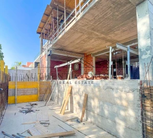 Moradia T5 para Venda em Quarteira