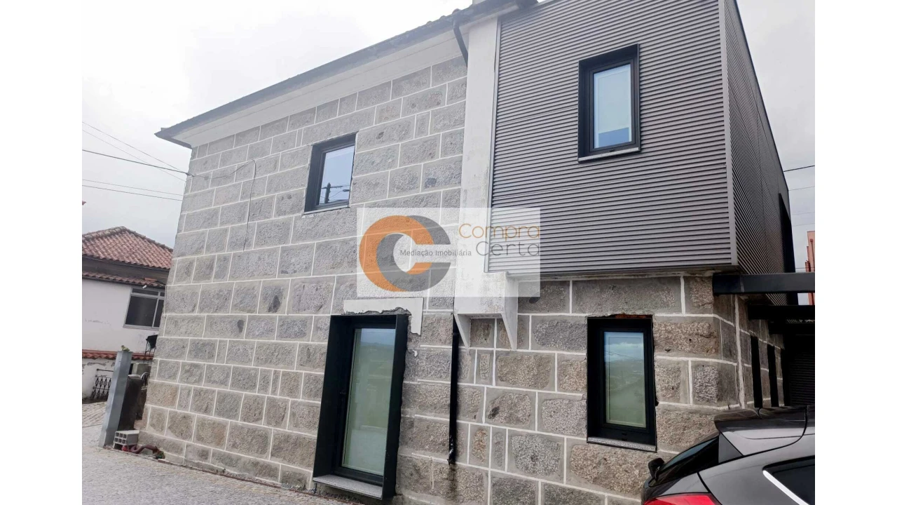 Moradia T4 para Venda em Delães Foto 3