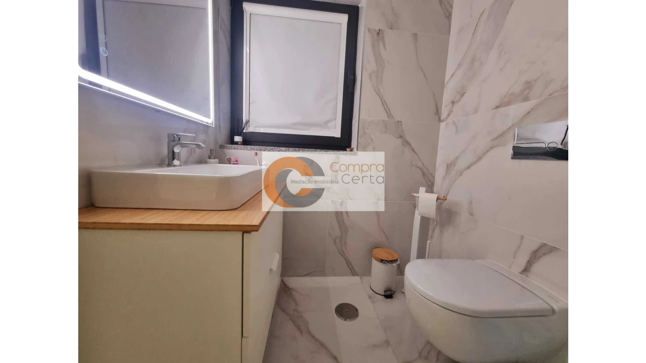 Moradia T4 para Venda em Delães Foto 9