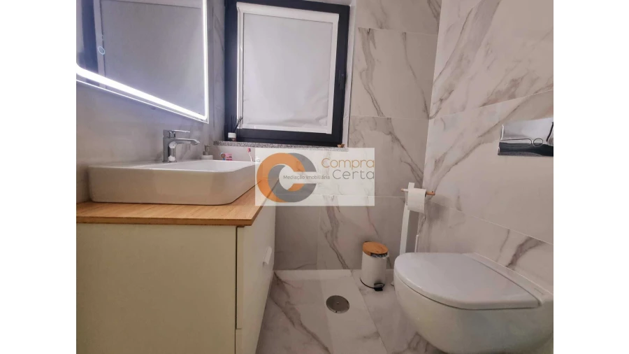 Moradia T4 para Venda em Delães Foto 9