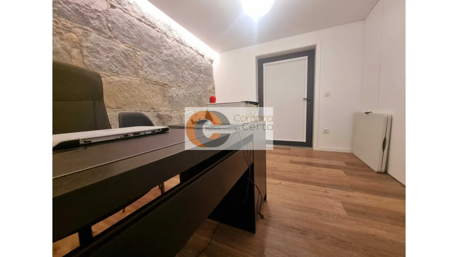 Moradia T4 para Venda em Delães Foto 13