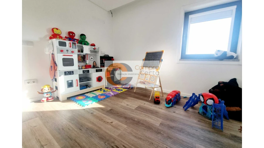 Moradia T4 para Venda em Delães Foto 11