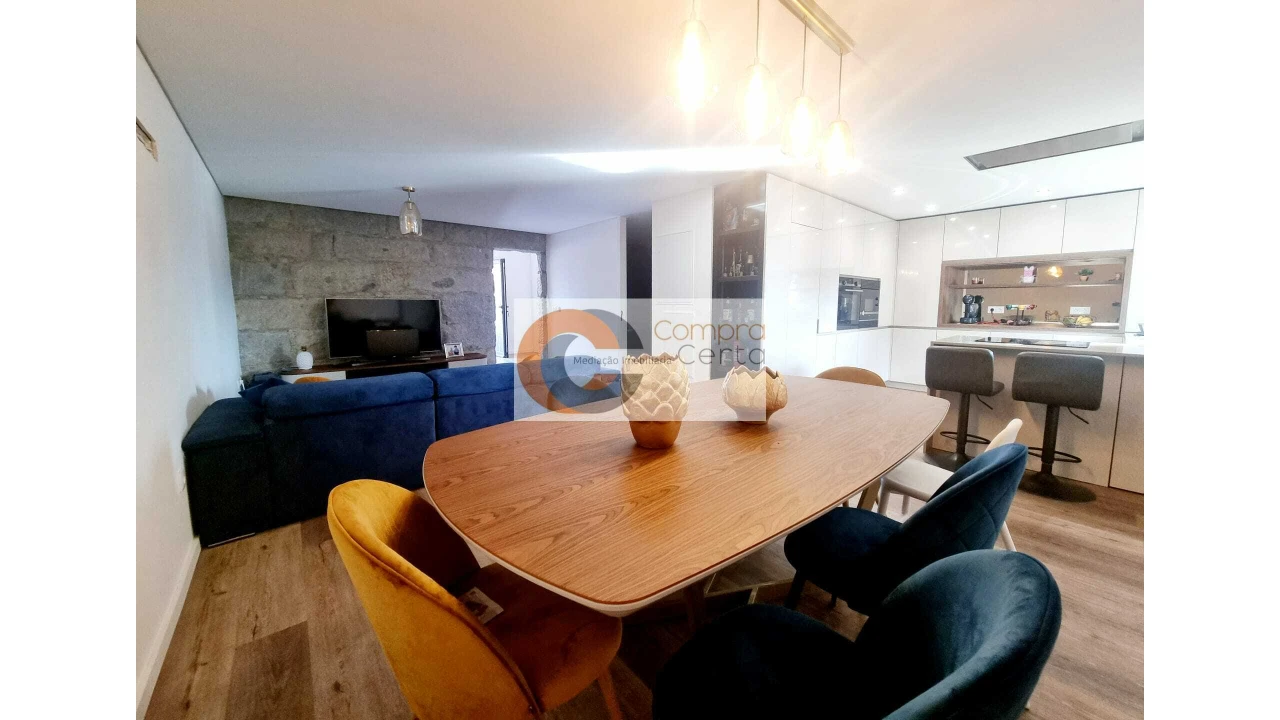 Moradia T4 para Venda em Delães Foto 2