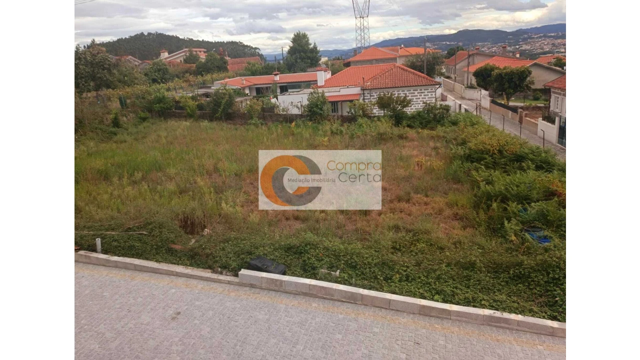 Moradia T4 para Venda em Delães Foto 7