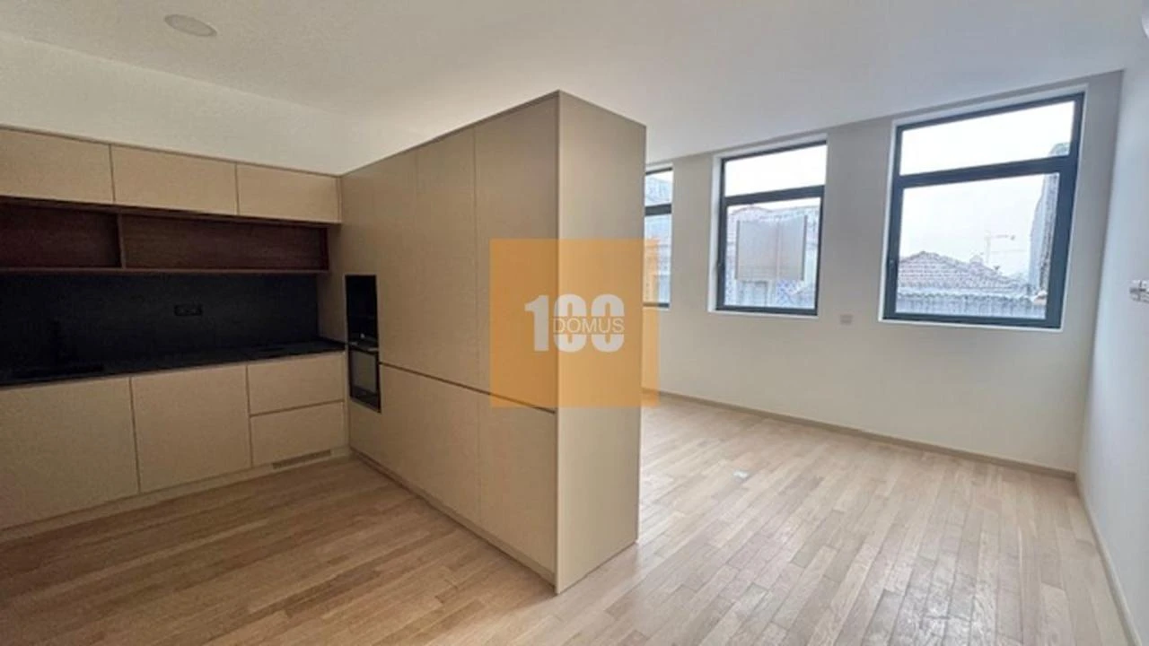 Apartamento para Venda em Cedofeita, Santo Ildefonso, Sé, Miragaia, São Nicolau e Vitória Foto 1