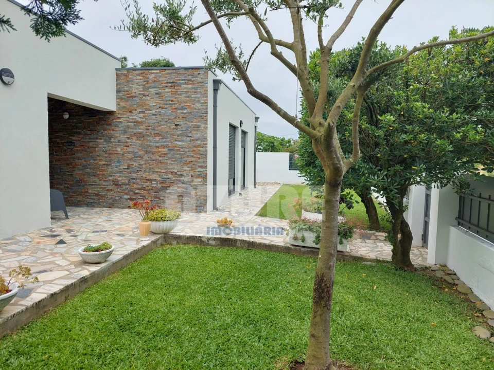 Moradia T3 para Venda em Antas Foto 1