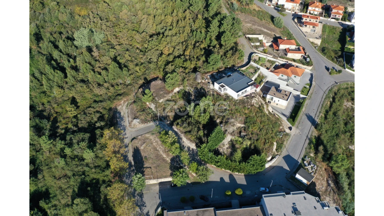 Terreno para Venda em Campelo e Ovil Foto 2