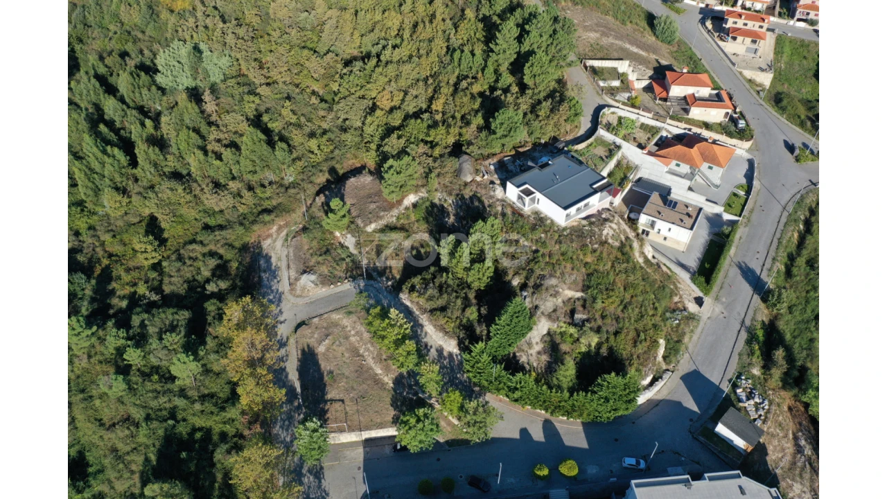 Terreno para Venda em Campelo e Ovil Foto 3