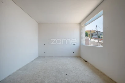Moradia T4 para Venda em Gandra