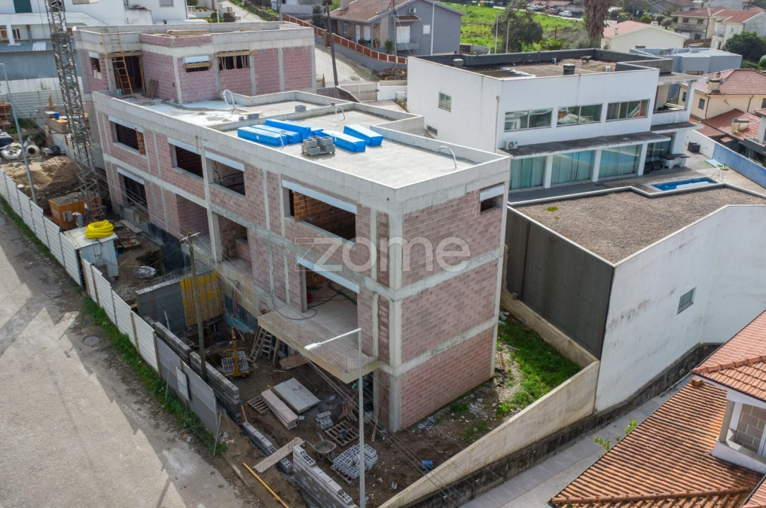 Moradia T4 para Venda em Gandra Foto 9