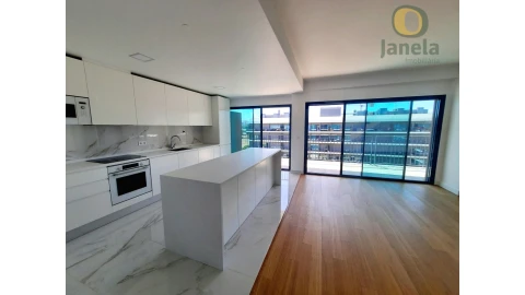 Apartamento T4 para Venda em Faro (Sé e São Pedro)