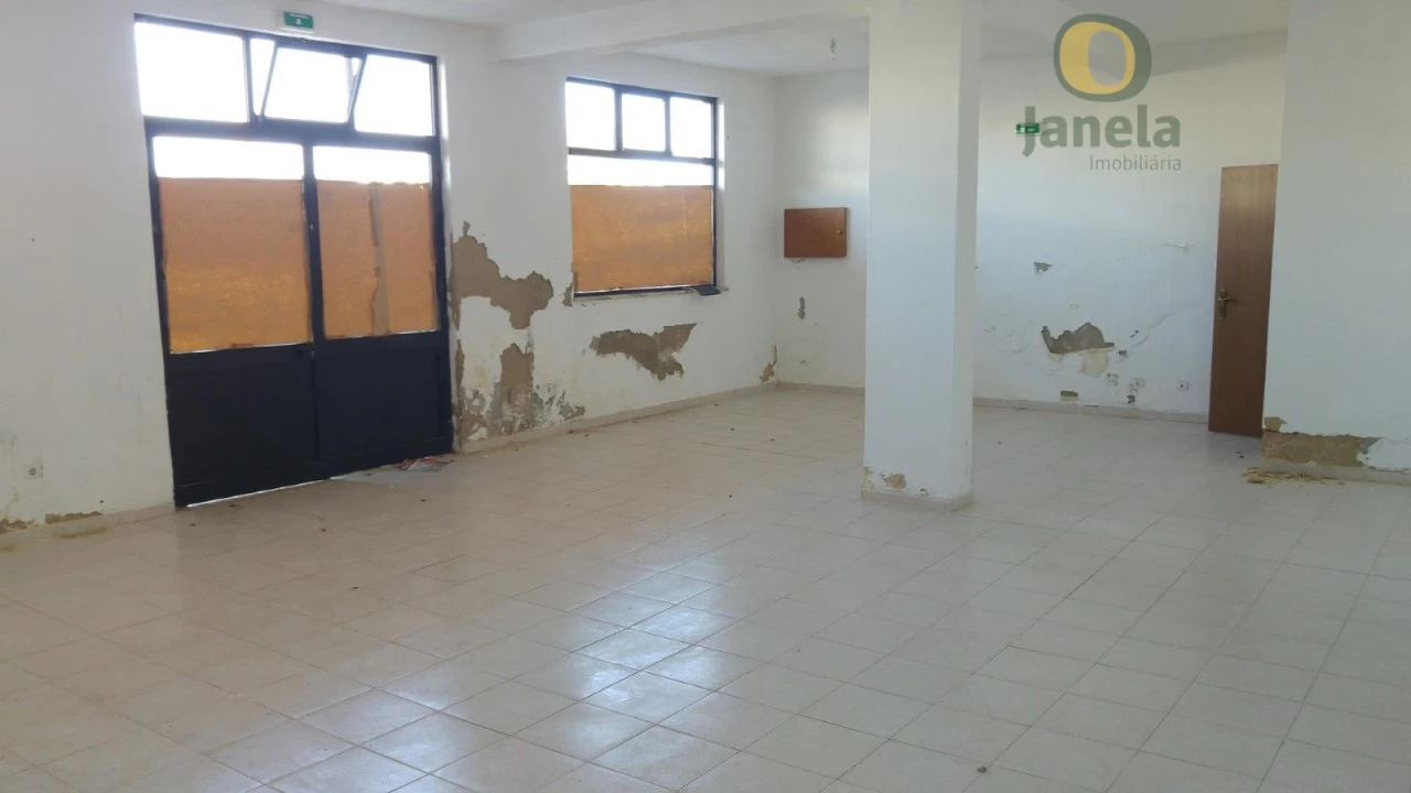 Loja para Venda em Olhão Foto 1