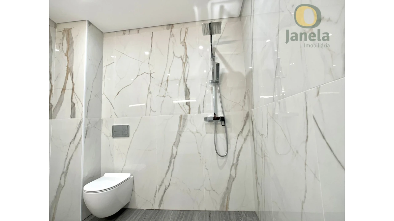 Apartamento T3 para Venda em Quelfes Foto 13