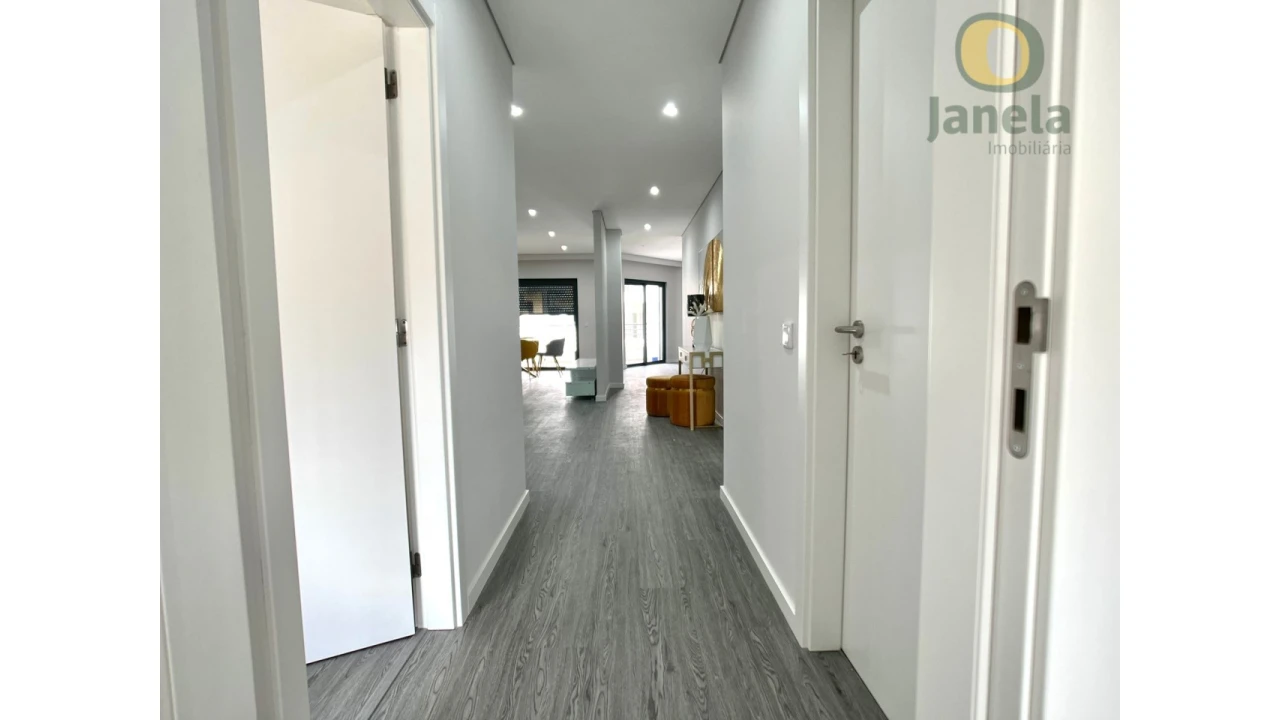 Apartamento T3 para Venda em Quelfes Foto 25