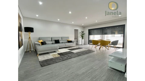 Apartamento T3 para Venda em Quelfes