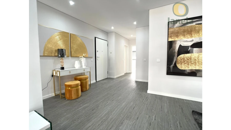 Apartamento T3 para Venda em Quelfes Foto 6