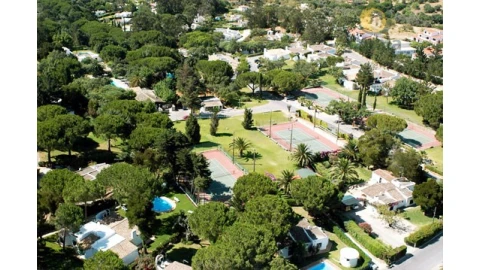 Terreno para Venda em Albufeira e Olhos de Água