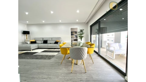 Apartamento T3 para Venda em Quelfes