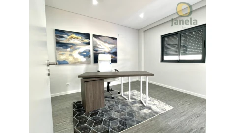 Apartamento T3 para Venda em Quelfes