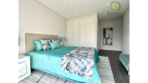 Apartamento T3 para Venda em Quelfes