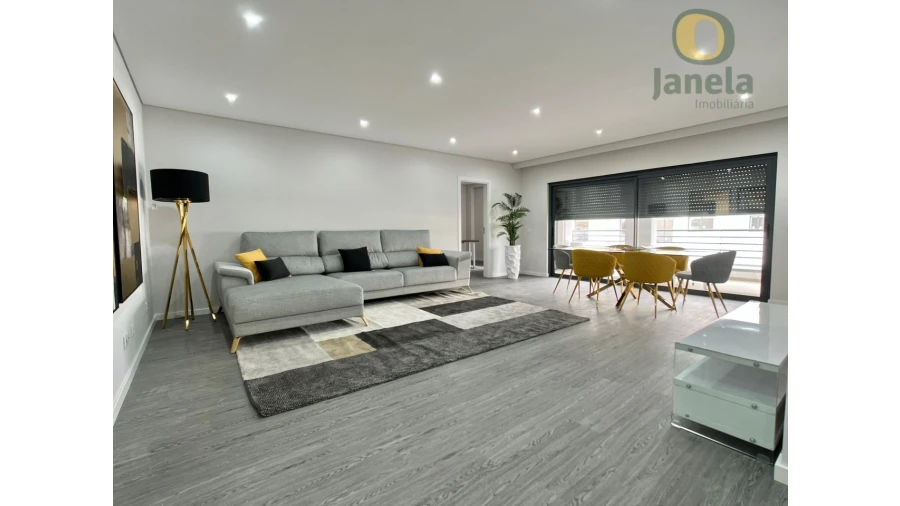 Apartamento T3 para Venda em Quelfes Foto 2
