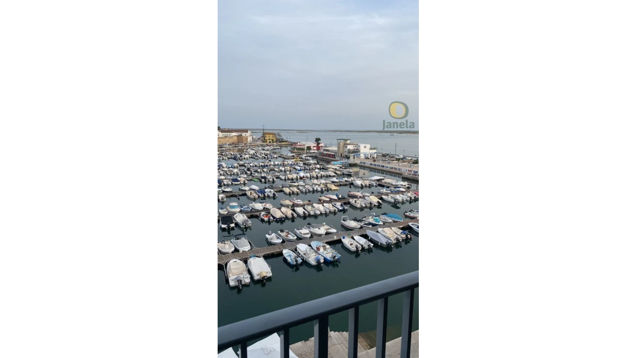 Armazém para Venda em Faro (Sé e São Pedro) Foto 1