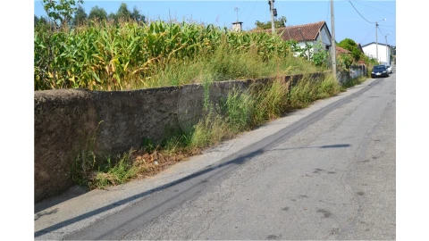 Terreno para Venda em São Miguel do Souto e Mosteirô