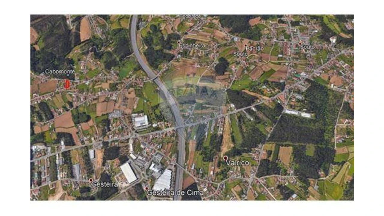 Terreno para Venda em São Miguel do Souto e Mosteirô Foto 1