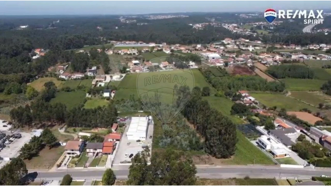 Terreno para Venda em São Miguel do Souto e Mosteirô Foto 3
