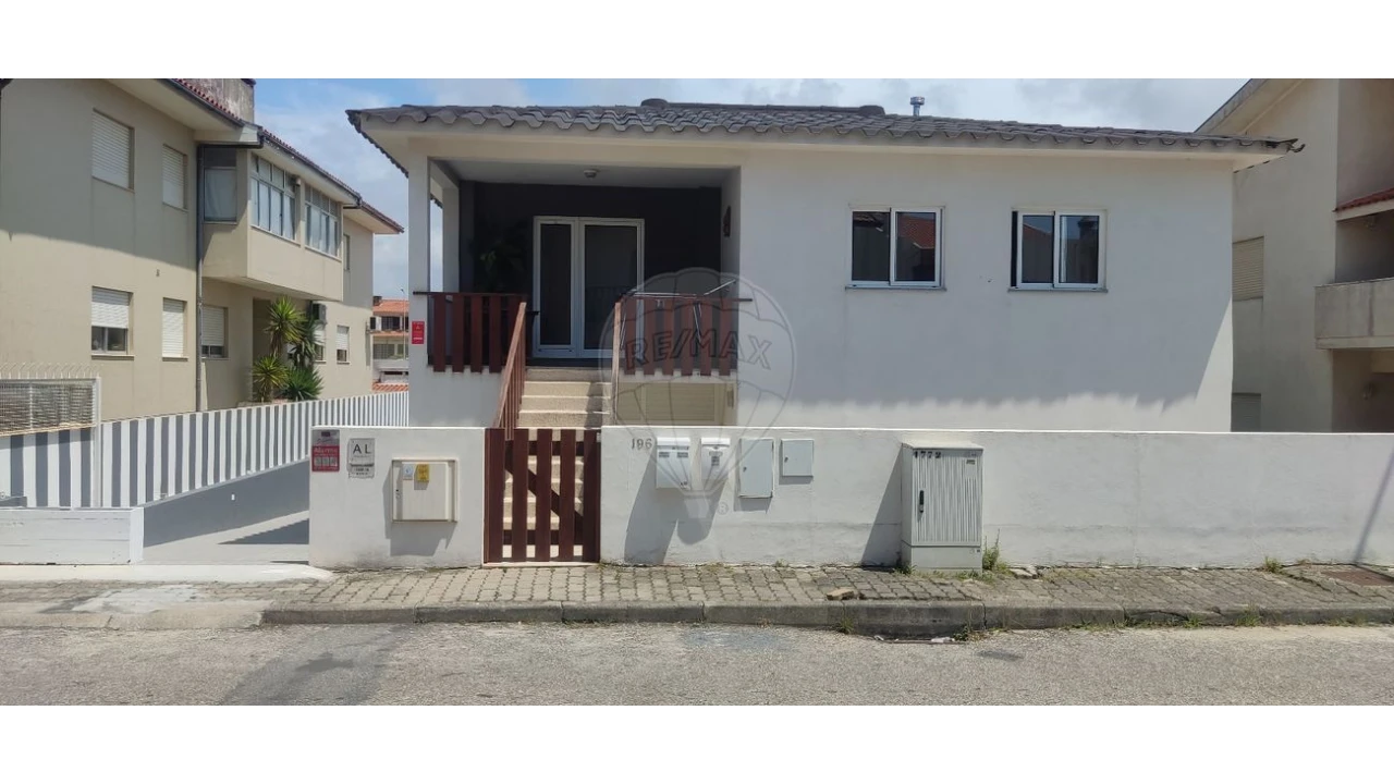 Moradia T7 para Venda em Esmoriz Foto 1