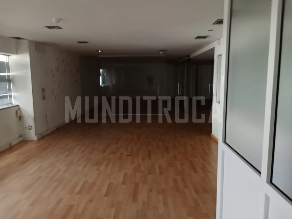 Armazém para Arrendamento em Tamel (São Verissimo) Foto 11