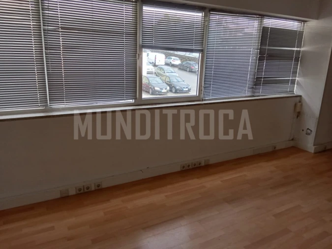 Armazém para Arrendamento em Tamel (São Verissimo) Foto 12