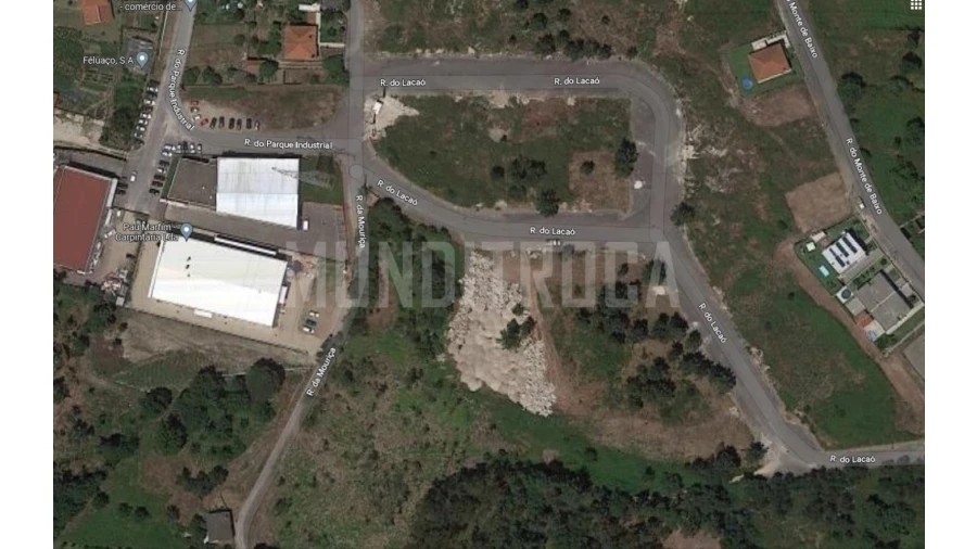 Terreno Comércio / Armazém para Venda em Monsul Foto 2