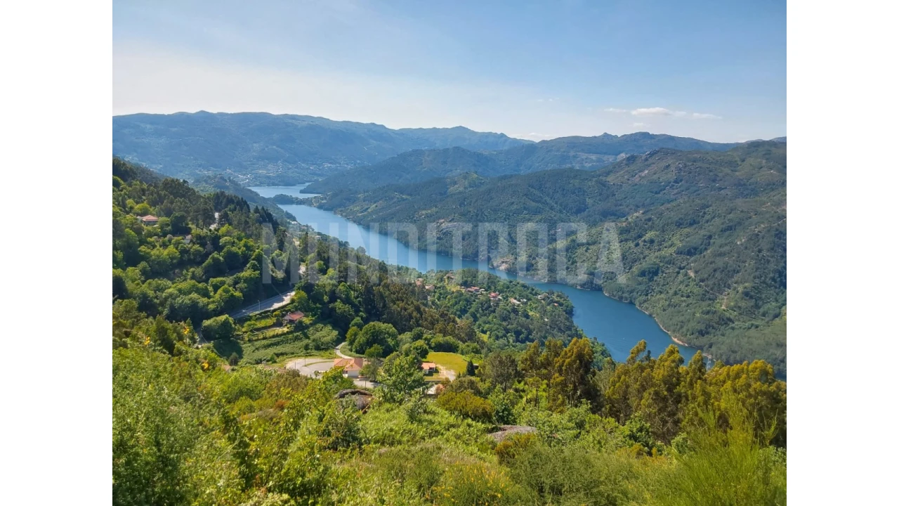 Terreno para Venda em Louredo Foto 1
