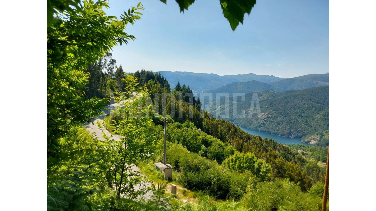 Terreno para Venda em Louredo Foto 3